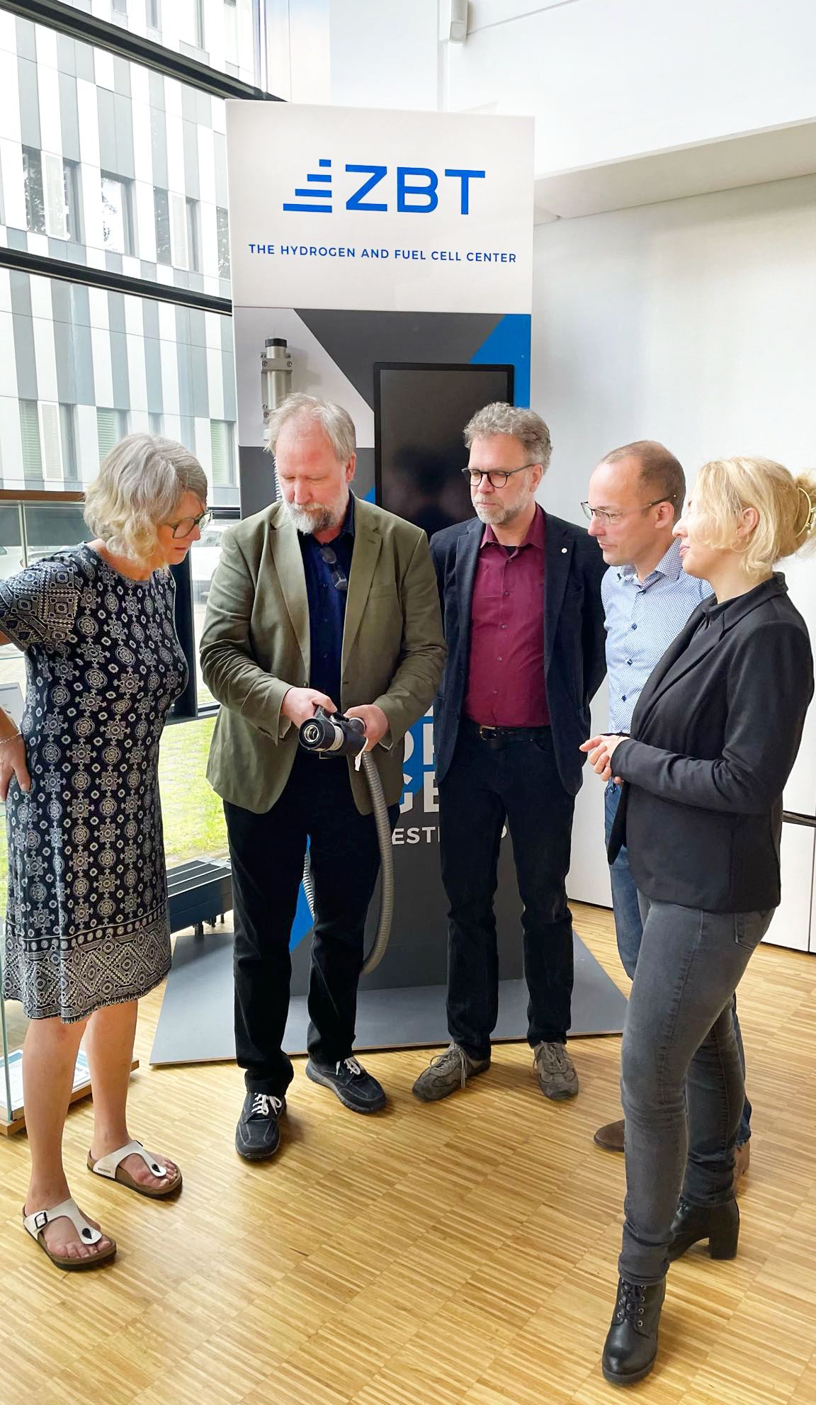 eine Gruppe von Menschen im Gespräch