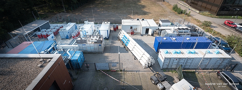 Gesamtansicht des Wasserstoff-Testfelds des ZBT mit Wasserstoff-Trailer