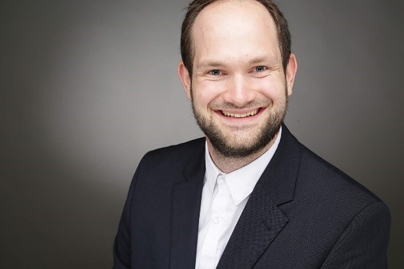 Porträt von Sebastian Hirt.