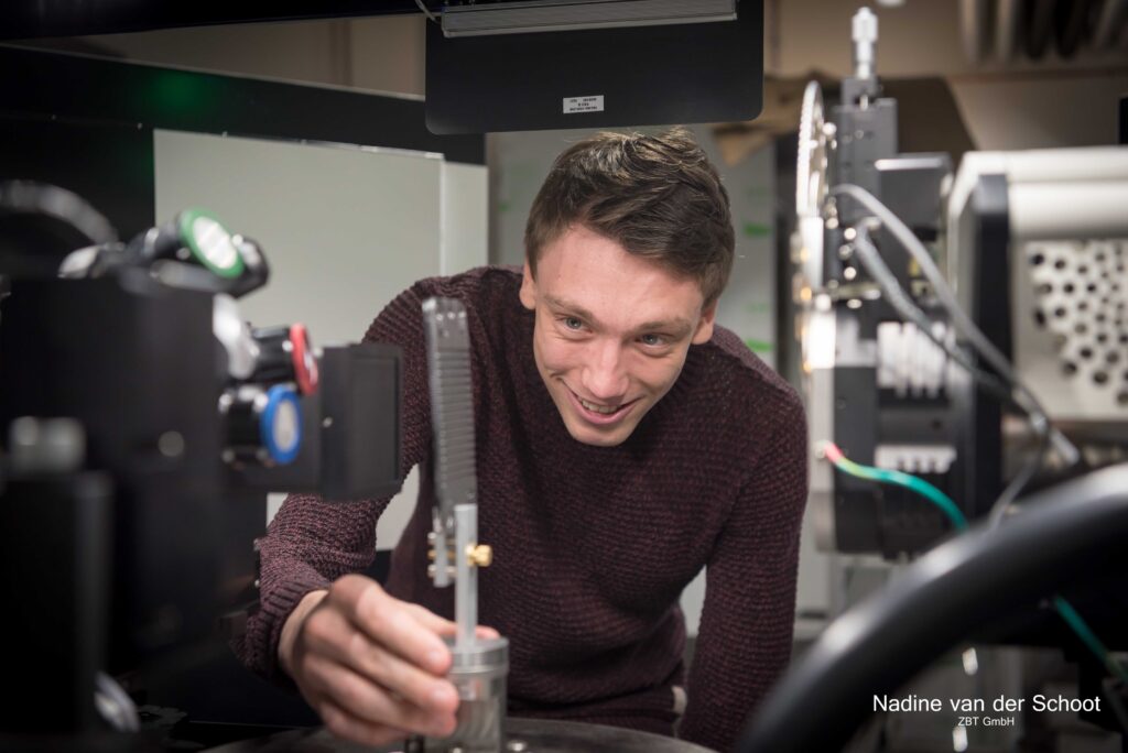 Simon Dondrup, Blick durch XRM