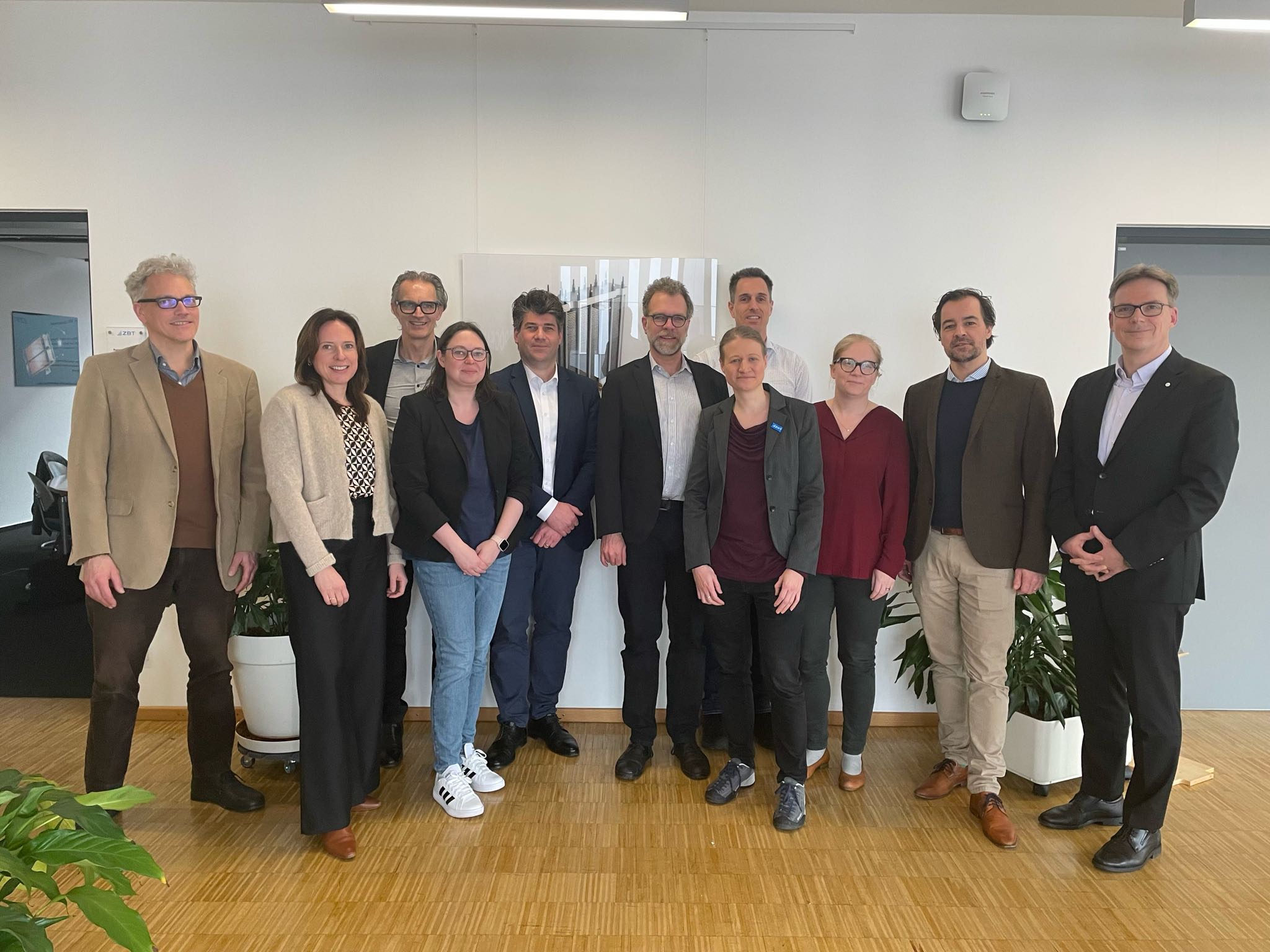 Gruppenbild des Aufsichtsrats der Zentrum für BrennstoffZellen GmbH (ZBT)